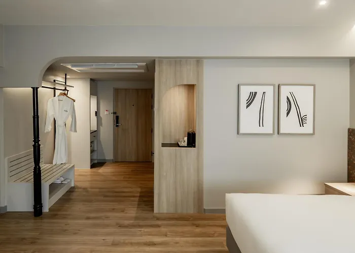 Away Sukhumvit Hotel 4*